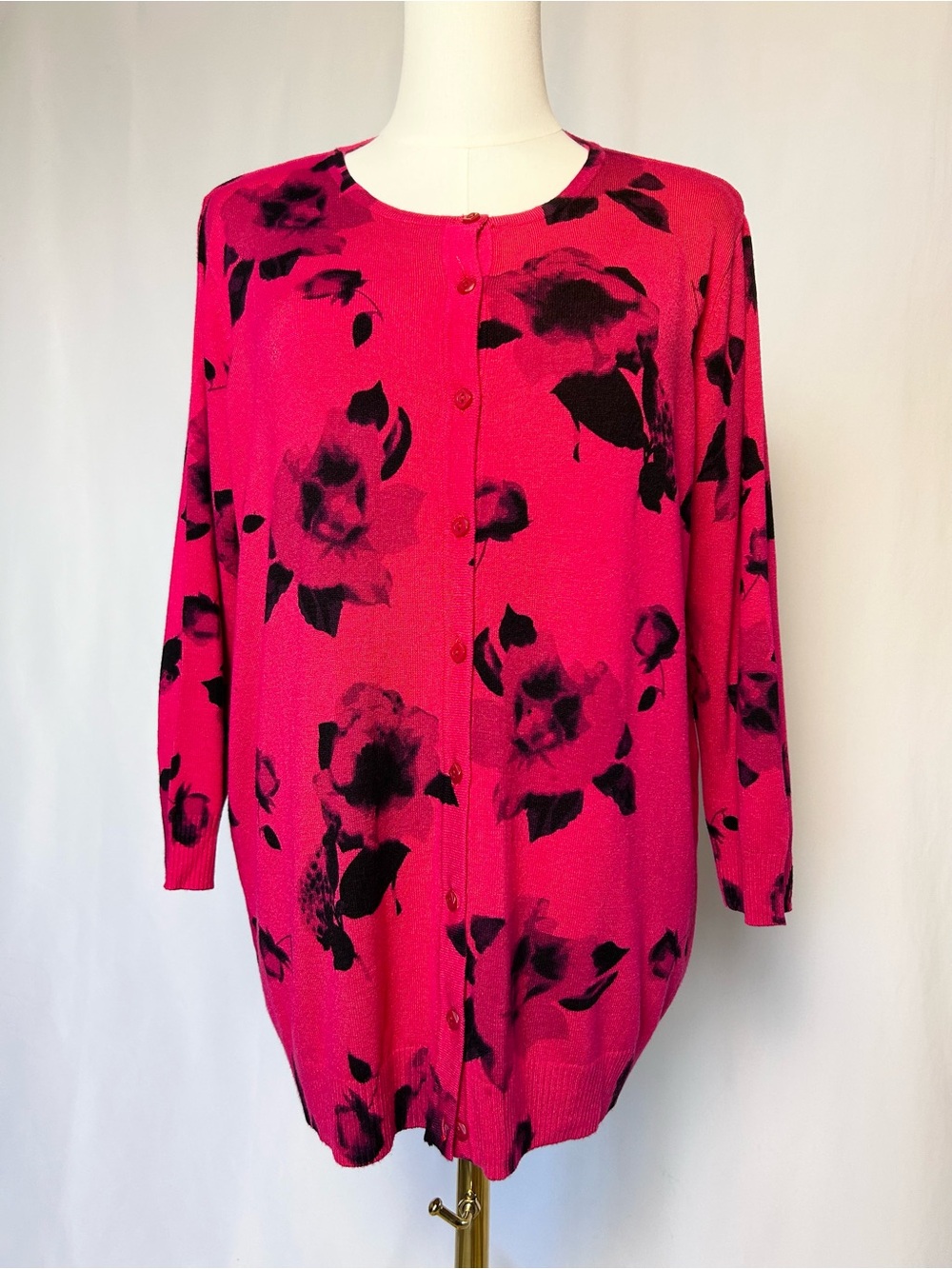 Sarah Spencer Woman Magenta Pink Floral Cardigan Sweater 1X Button Front Rayon